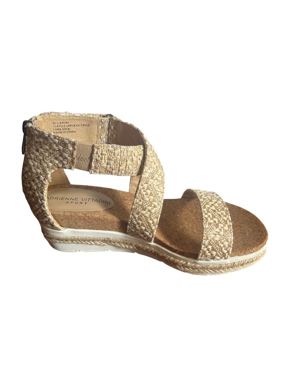 Adrienne Vittadini Sport Beige/white Woven Platform Sandals. Size 8
